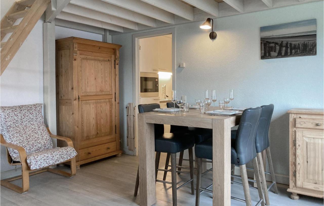 Gorgeous Apartment In Bredene With Kitchen Bagian luar foto
