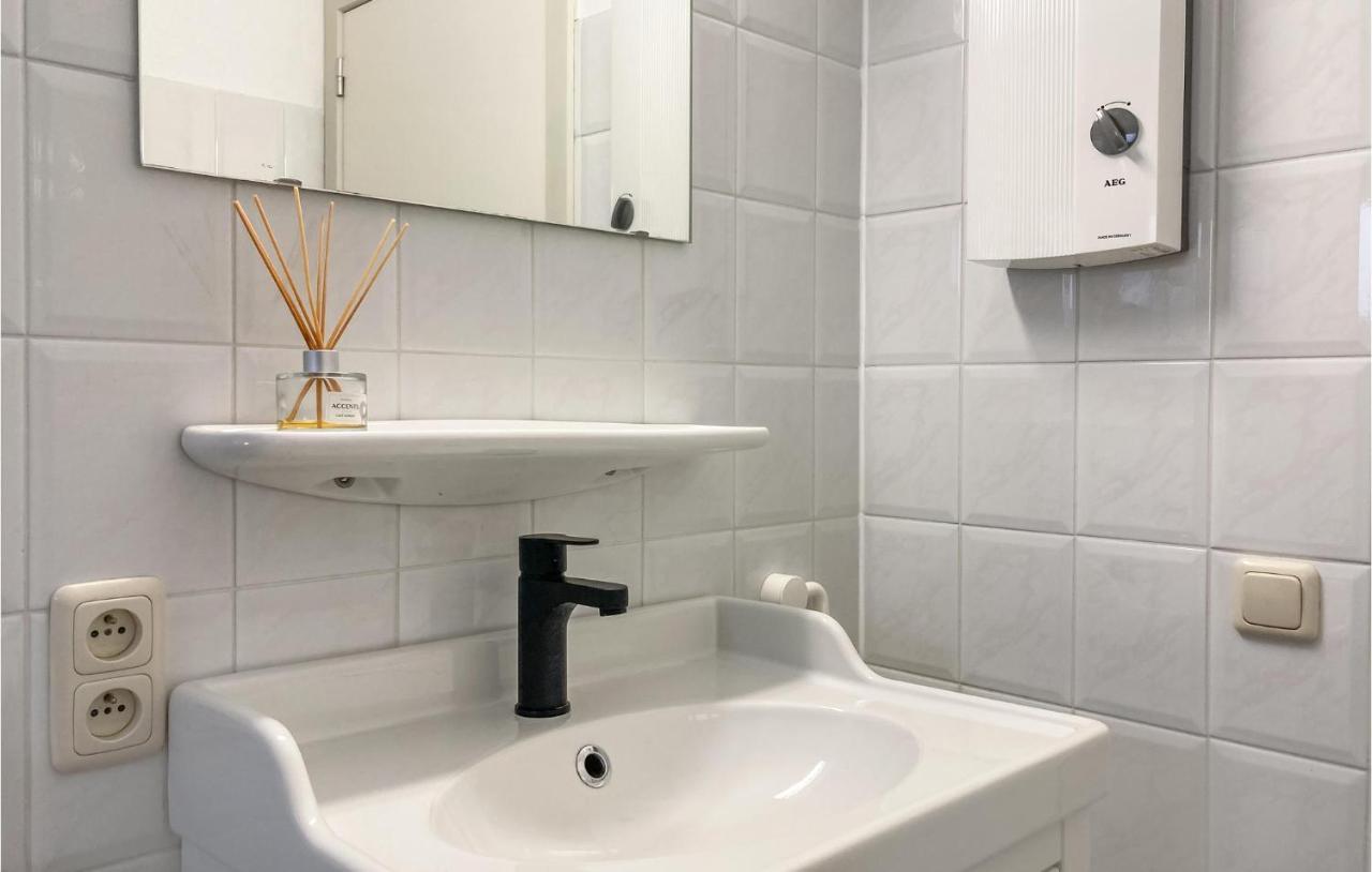 Gorgeous Apartment In Bredene With Kitchen Bagian luar foto