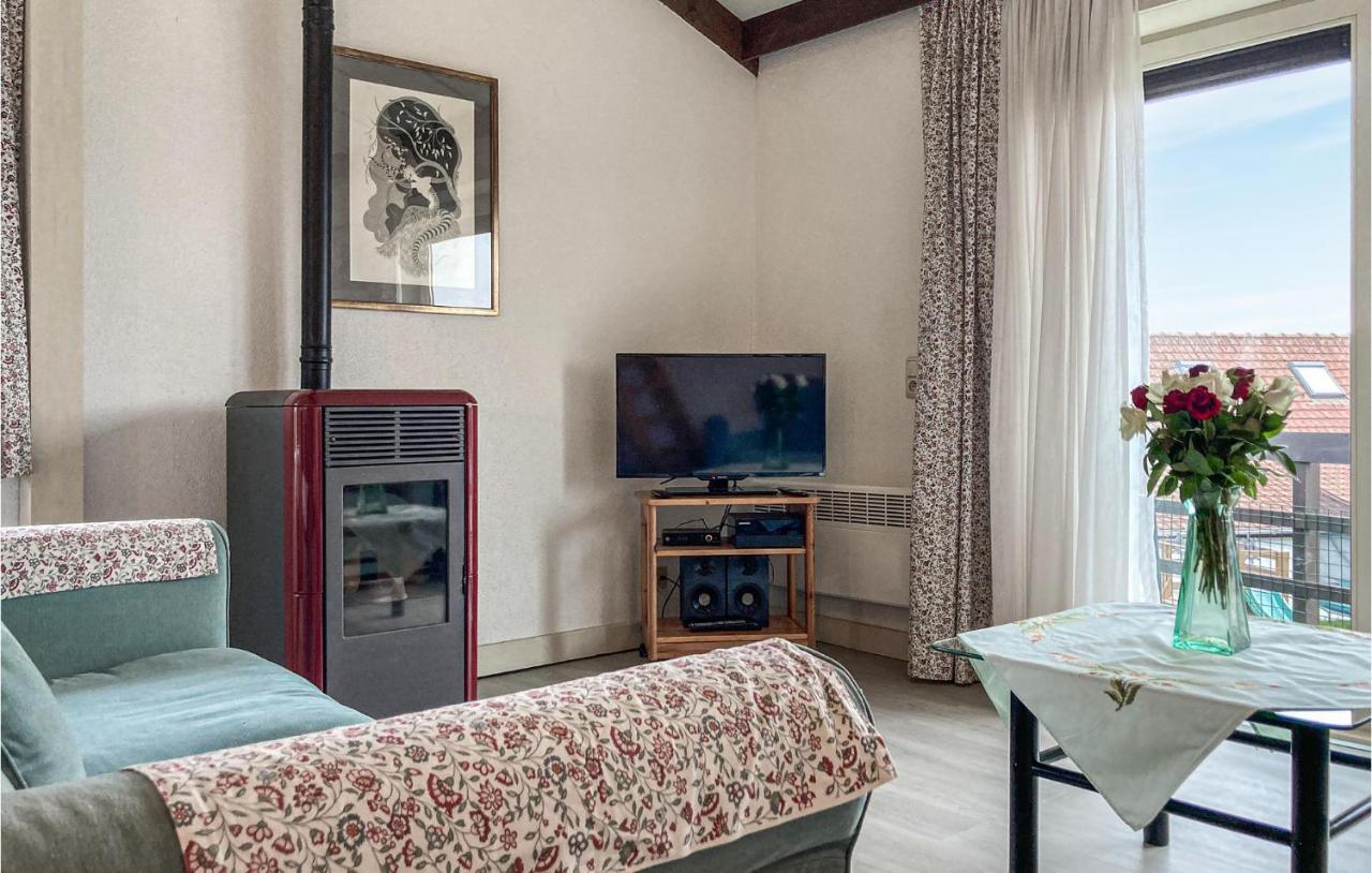 Gorgeous Apartment In Bredene With Kitchen Ruang foto